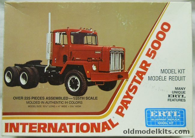 ERTL 1/25 International Paystar 5000 Semi Truck, 8031 plastic model kit